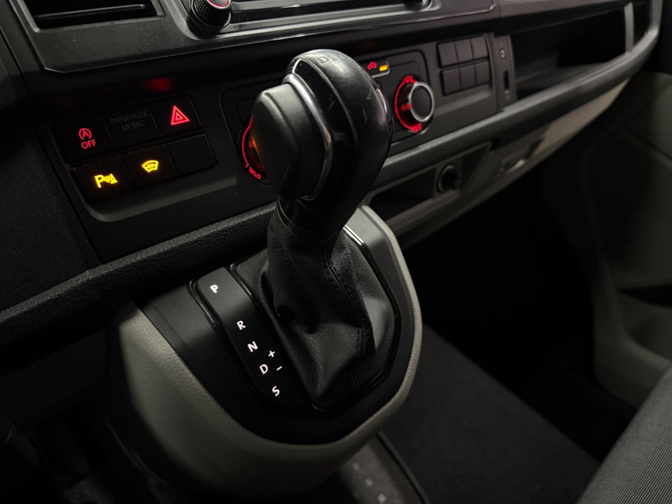 VW Transporter 2,0 TDi 150 Kassevogn DSG lang