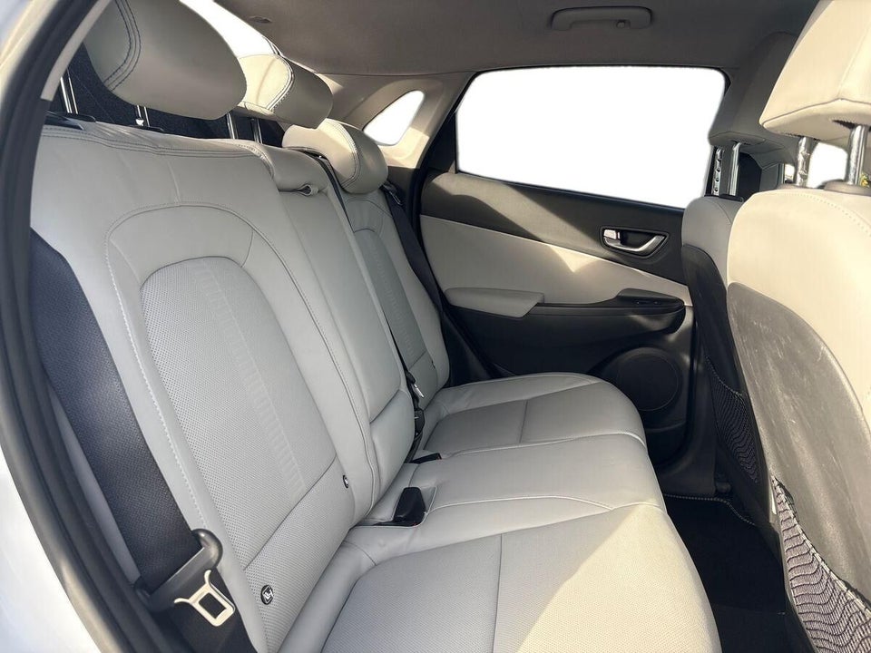 Hyundai Kona 64 EV Ultimate 5d