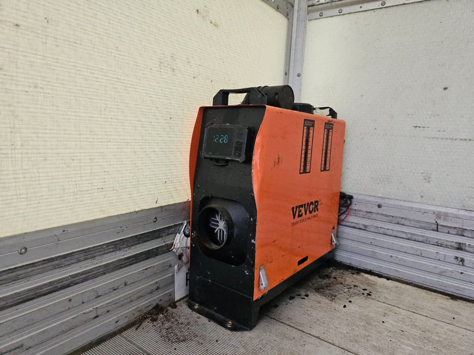 Iveco Daily 3,0 35S18 4100mm Box m/lift AG8