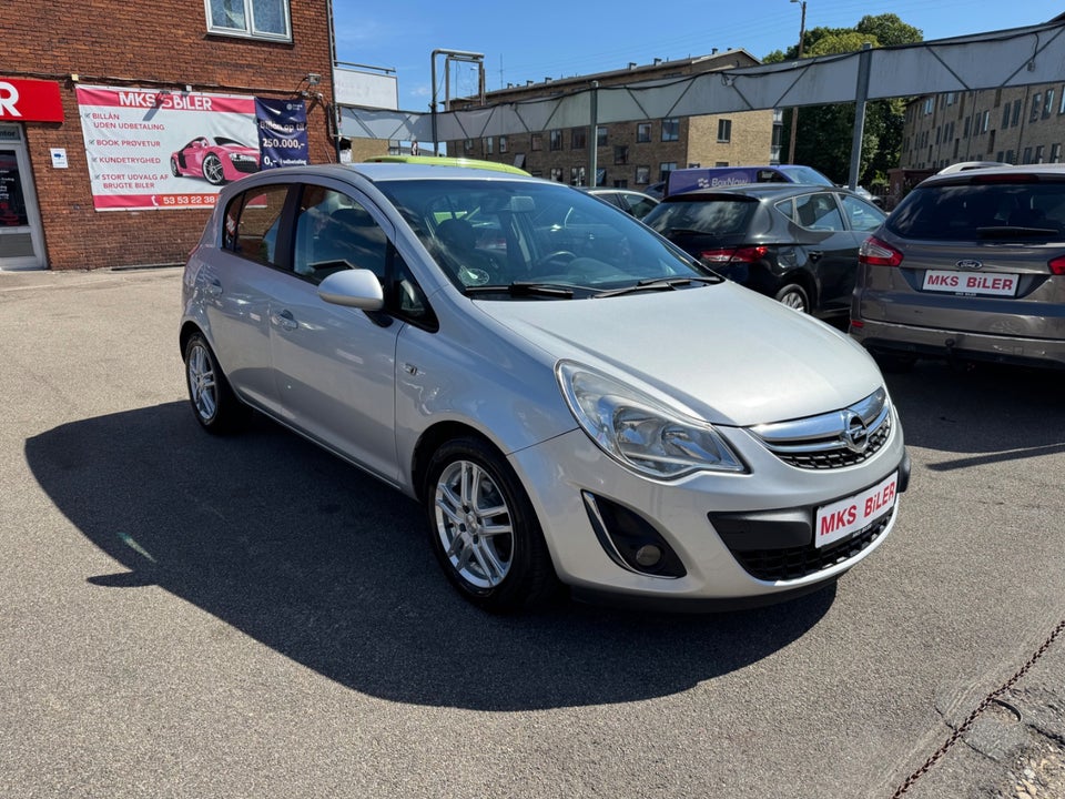 Opel Corsa 1,4 16V Cosmo 5d