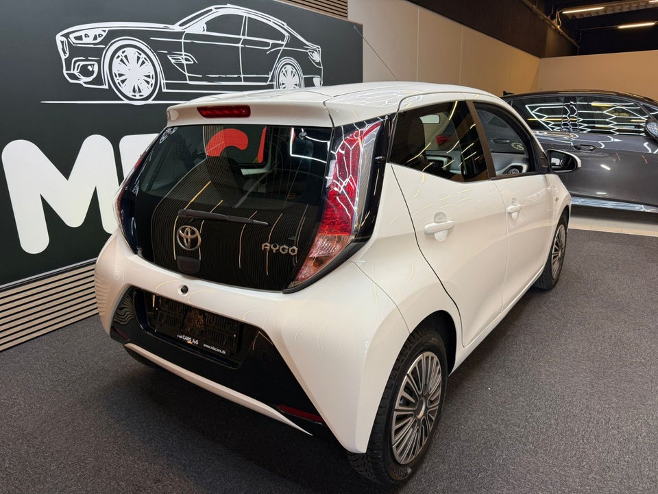 Toyota Aygo 1,0 VVT-i x-touch 5d