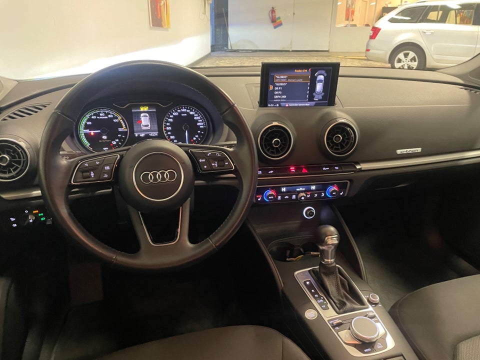 Audi A3 1,4 e-tron Sportback S-tr. 5d