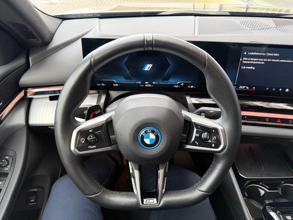 BMW i5 eDrive40 M-Sport 4d