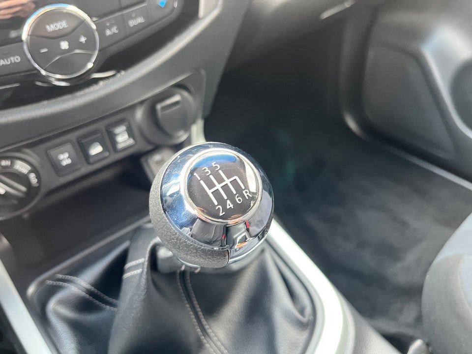 Nissan Navara 2,3 dCi 160 Db.Kab N-Connecta 4d