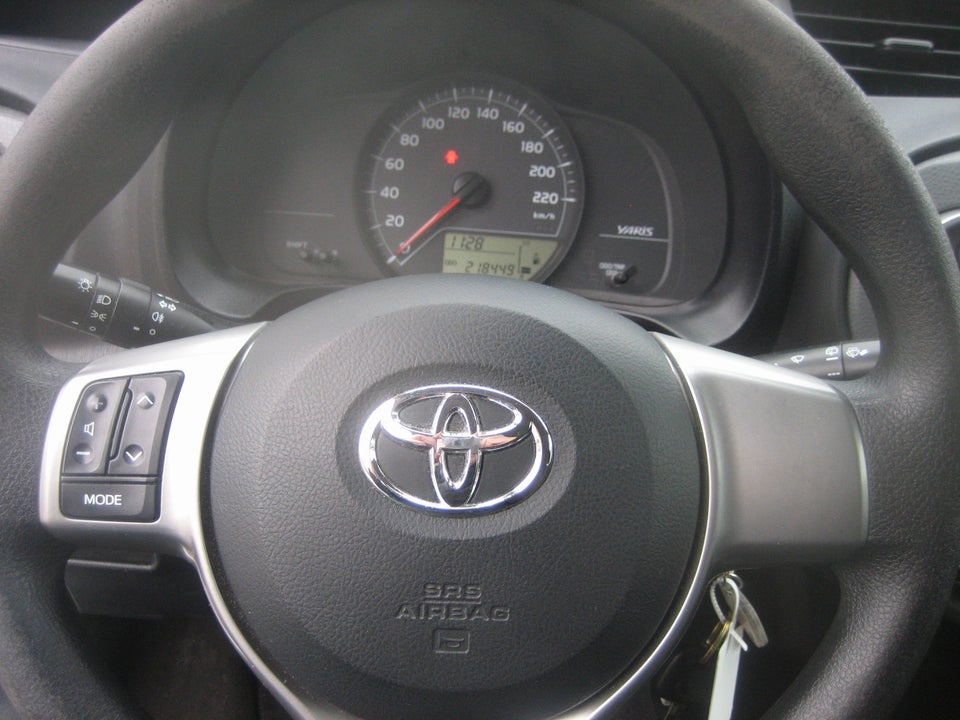 Toyota Yaris 1,0 VVT-i T1 3d