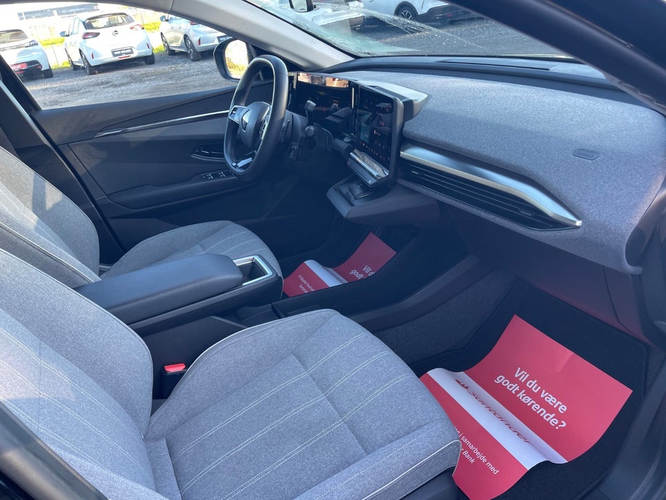 Renault Megane E-Tech 40 Equilibre 5d