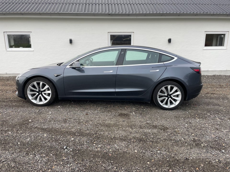 Tesla Model 3 Long Range AWD 4d