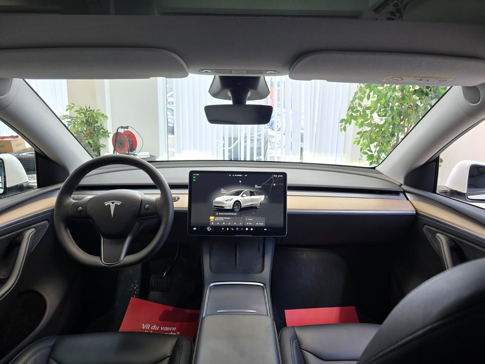 Tesla Model Y RWD 5d