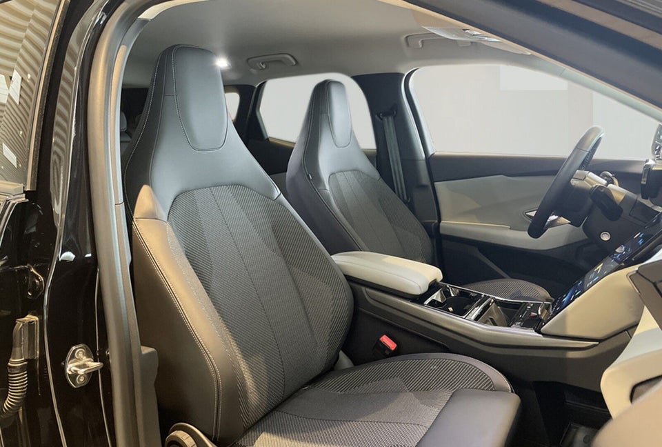 Ford Explorer 77 Select Extended Range 5d