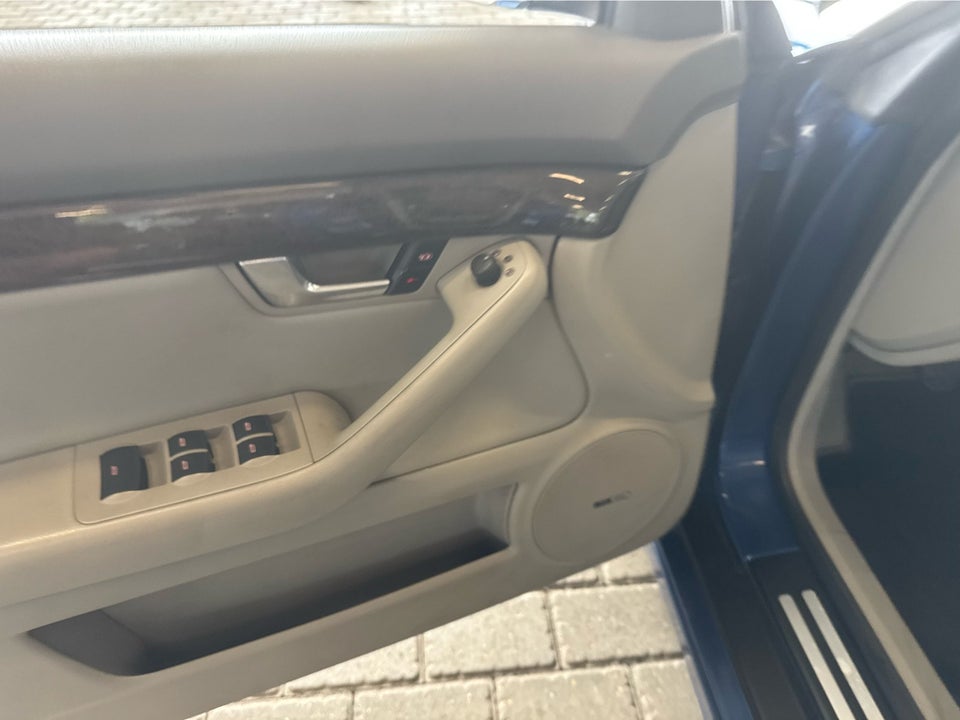 Audi A4 2,4 V6 Cabriolet 2d