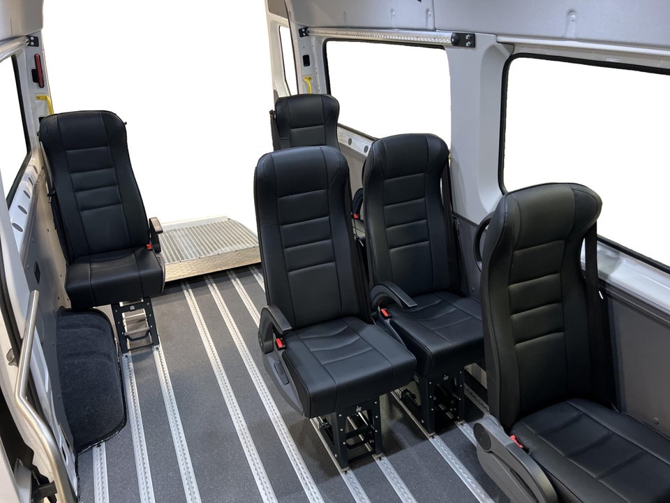 VW Crafter 35 2,0 TDi 140 L3H2 aut.