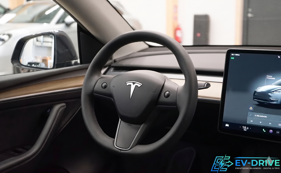 Tesla Model Y RWD 5d