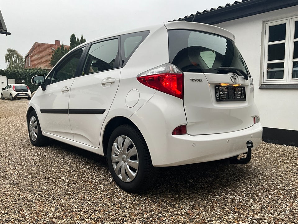 Toyota Verso-S 1,3 VVT-i T2 5d