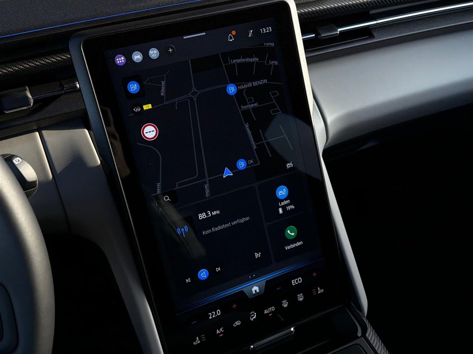 Ford Explorer 77 Premium Extended Range 5d