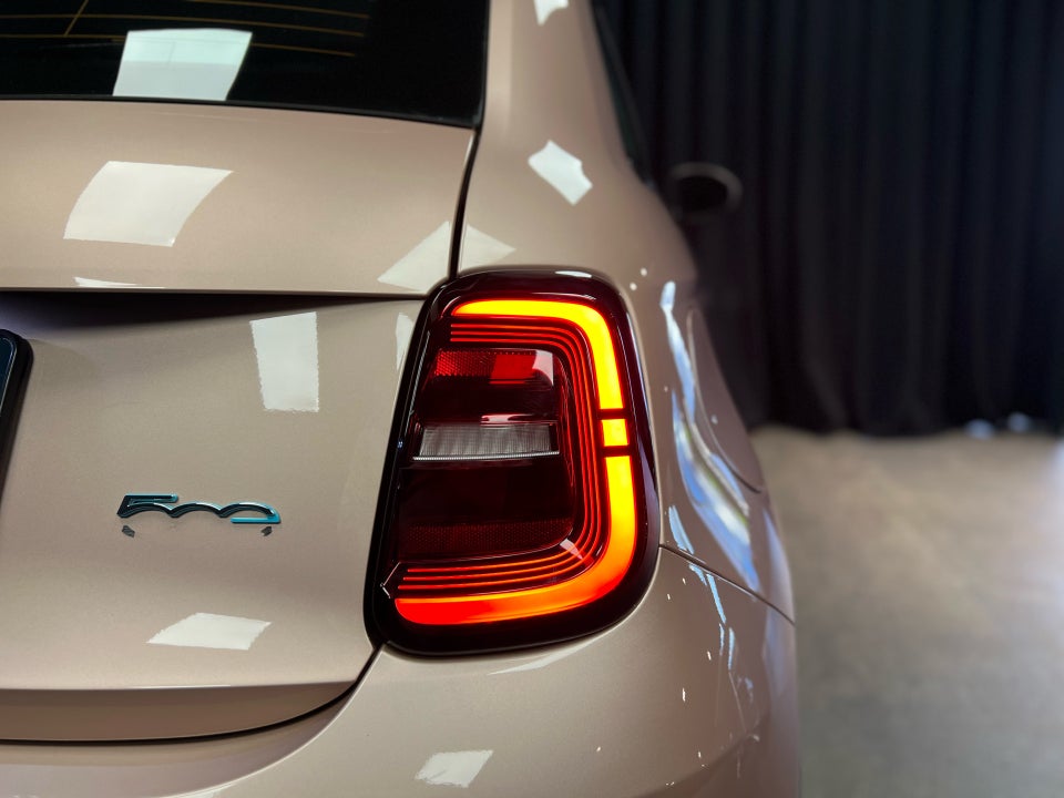 Fiat 500e 42 Icon 3d