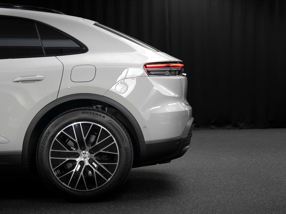 Porsche Macan 5d