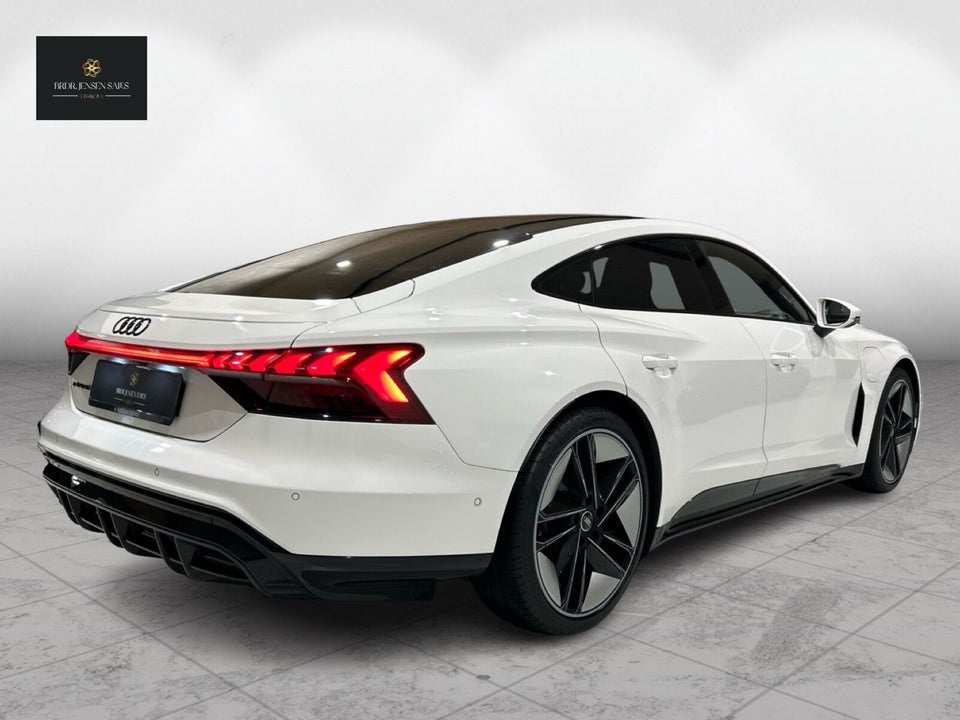 Audi e-tron GT quattro 4d