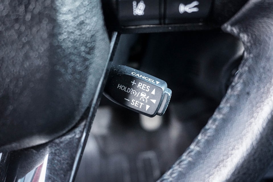 Toyota HiLux 2,8 D T4 Invincible Db.Kab aut. 4d