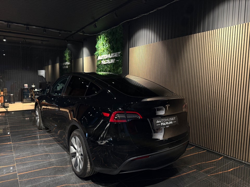 Tesla Model Y RWD 5d