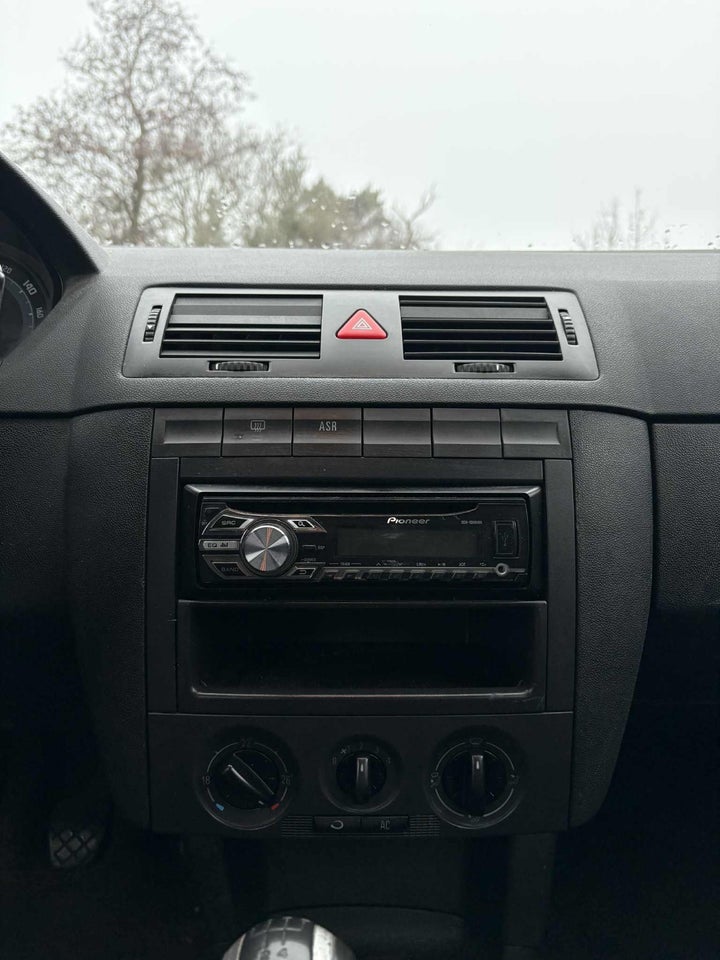 Skoda Fabia 1,4 16V 80 Ambiente Combi 5d