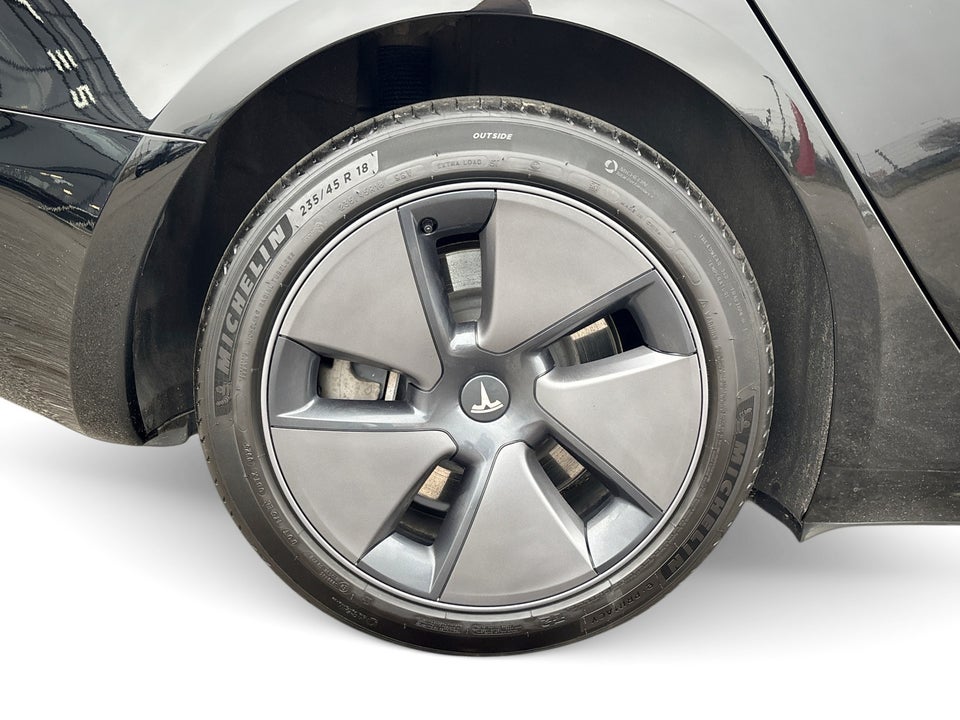Tesla Model 3 Long Range RWD 4d