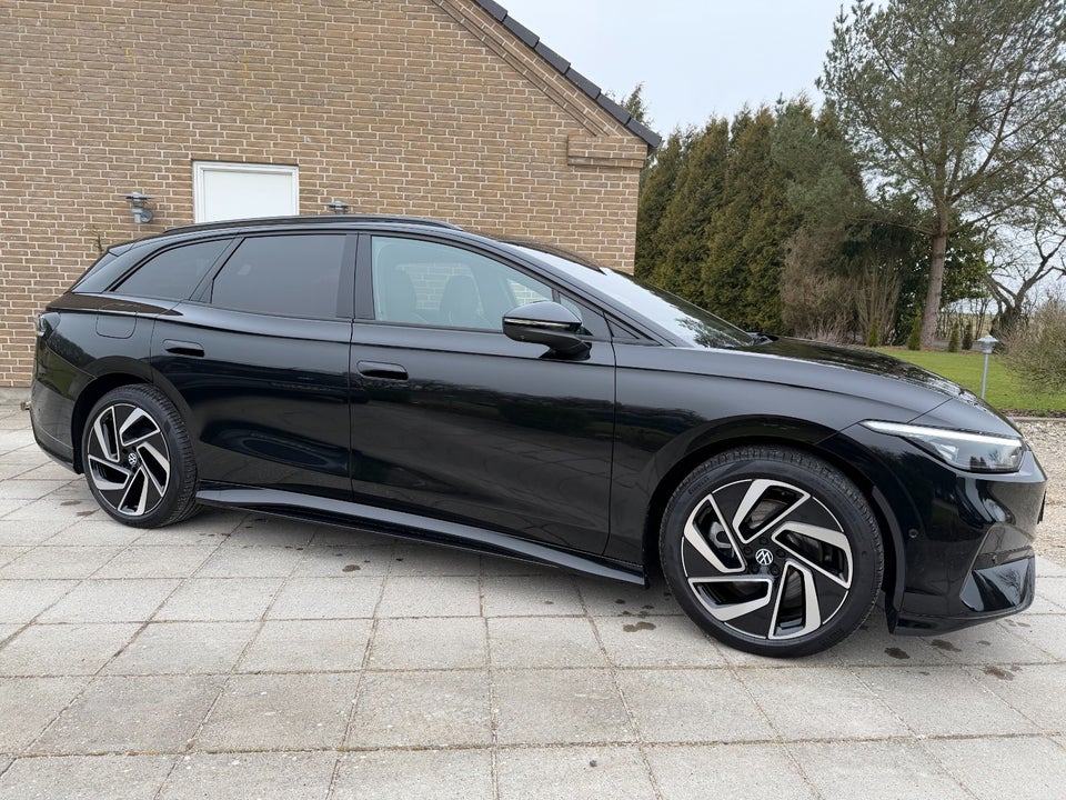 VW ID.7 77 Style+ Tourer 5d