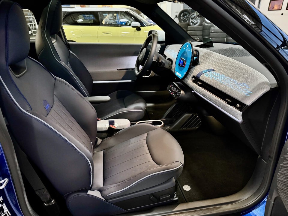 MINI Cooper SE Favoured Trim XL 3d