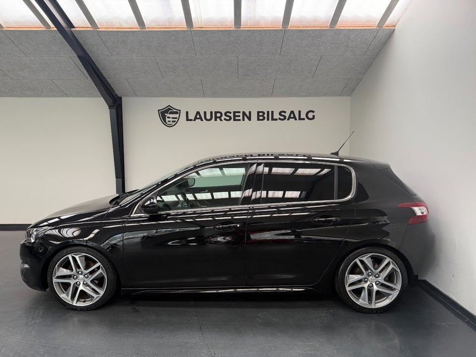 Peugeot 308 1,2 e-THP 130 Allure EAT6 5d