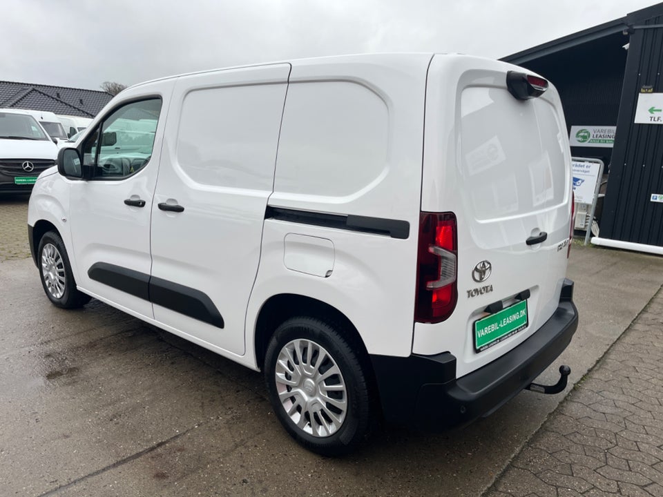 Toyota ProAce City 1,5 D 130 Medium Comfort aut. 6d