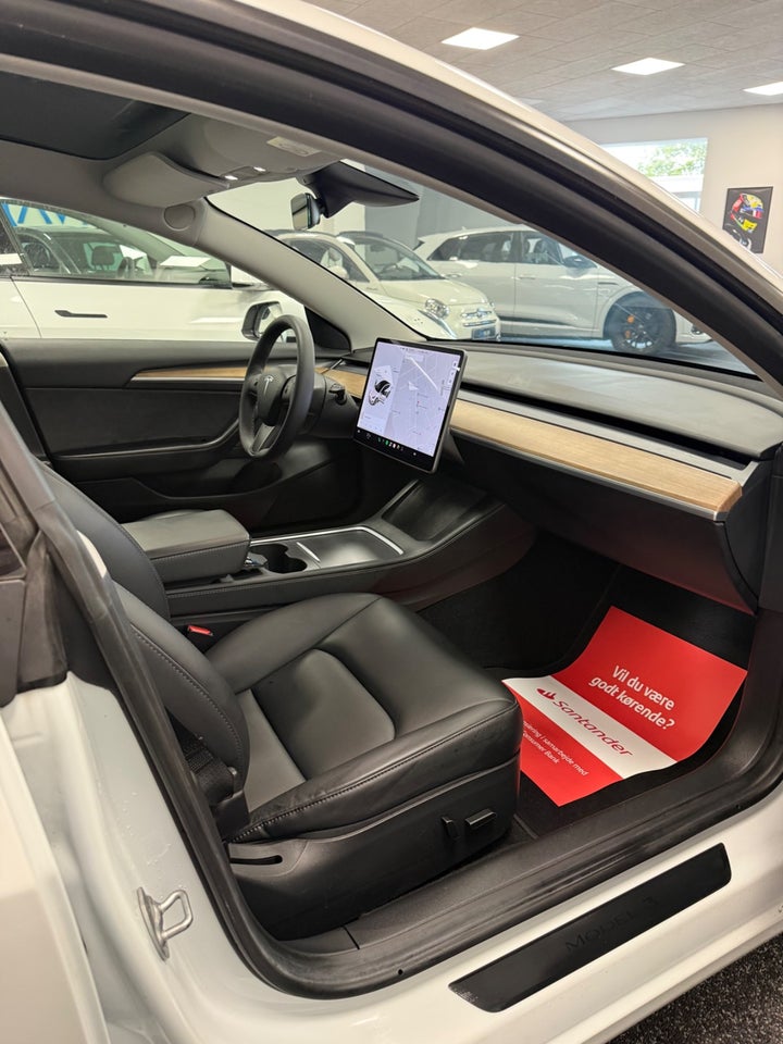 Tesla Model 3 Long Range AWD 4d
