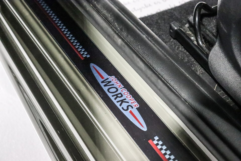 MINI Cooper S 2,0 JC Works Cabriolet aut. 2d