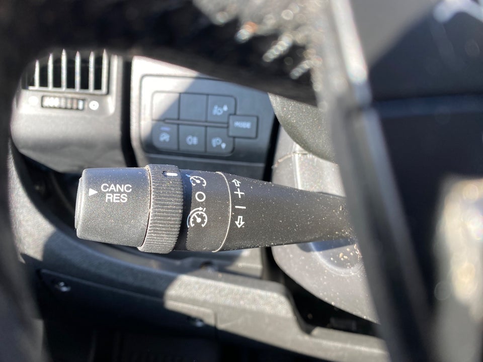 Peugeot Boxer 333 2,2 BlueHDi 140 L2H1 Premium