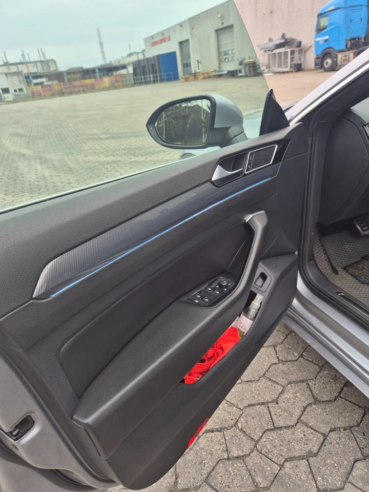 VW Arteon 2,0 TSi 190 R-line Business DSG 4d