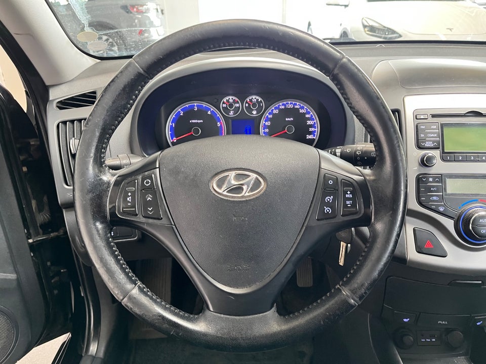 Hyundai i30 1,6 CRDi 90 Classic Sense+ Eco 5d