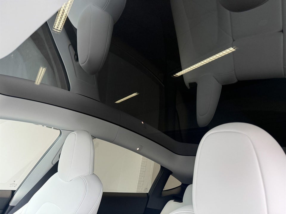 Tesla Model Y Long Range AWD 5d