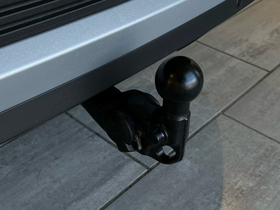 Ford Explorer 77 Premium Extended Range 5d