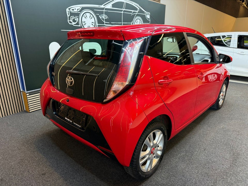 Toyota Aygo 1,0 VVT-i x-touch 5d
