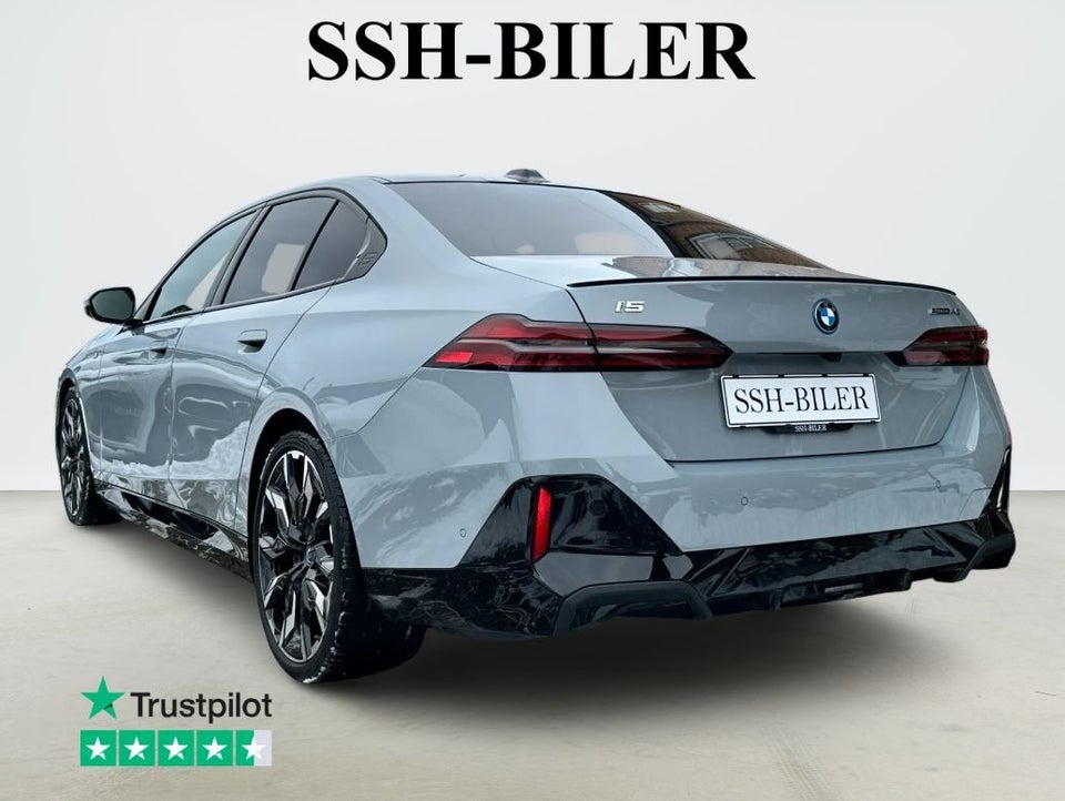 BMW i5 eDrive40 Fully Charged M-Sport Pro 4d