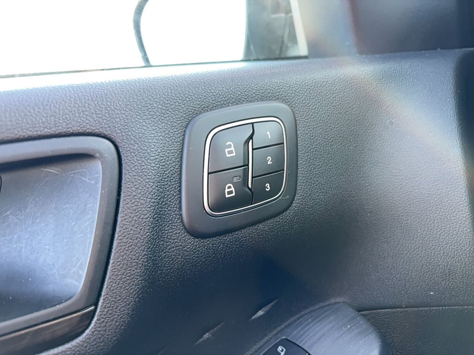 Ford Kuga 2,5 PHEV Vignale CVT 5d