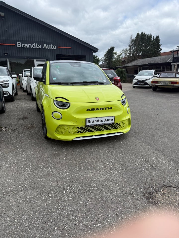 Abarth 500e Scorpionissima 3d