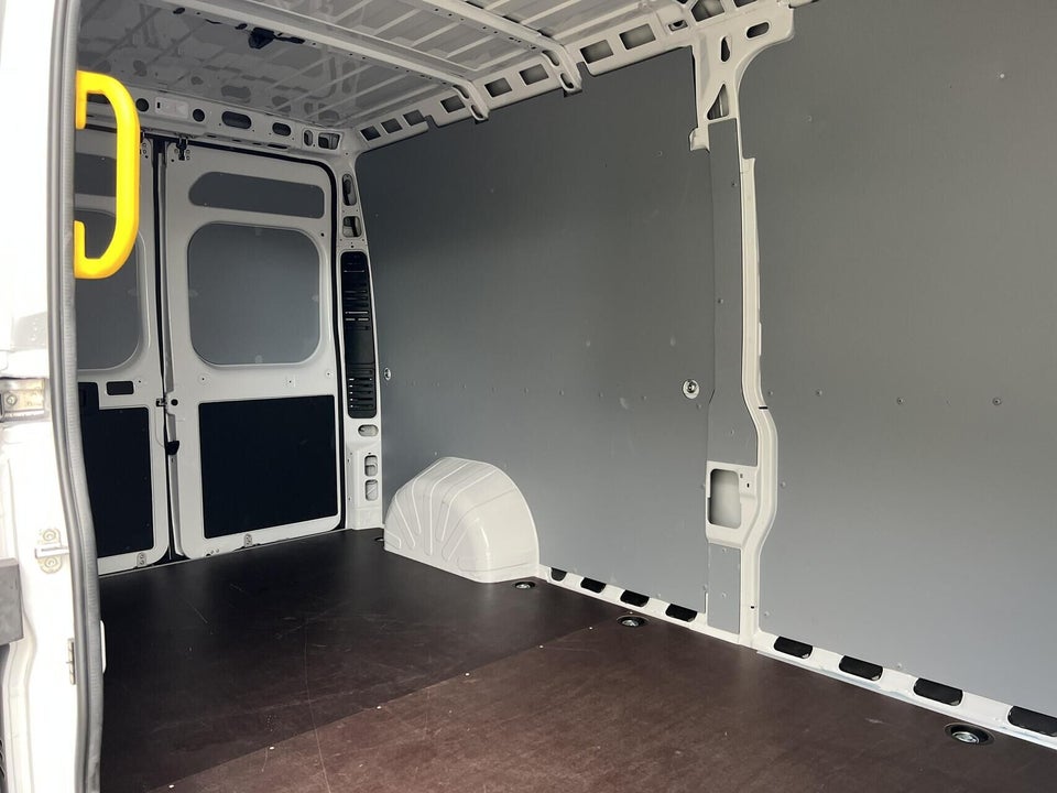 Toyota ProAce Max 110 Comfort Master Kassevogn L3H2