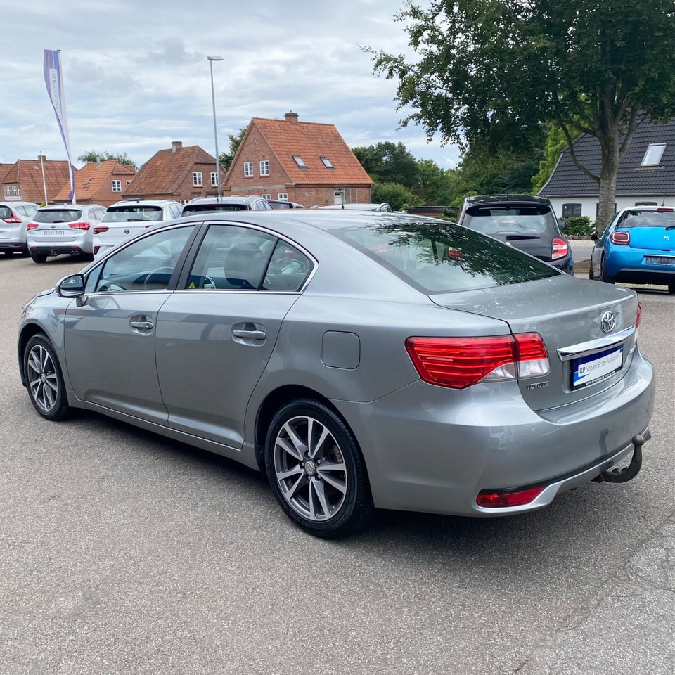 Toyota Avensis 2,0 D-4D T2 Premium 4d