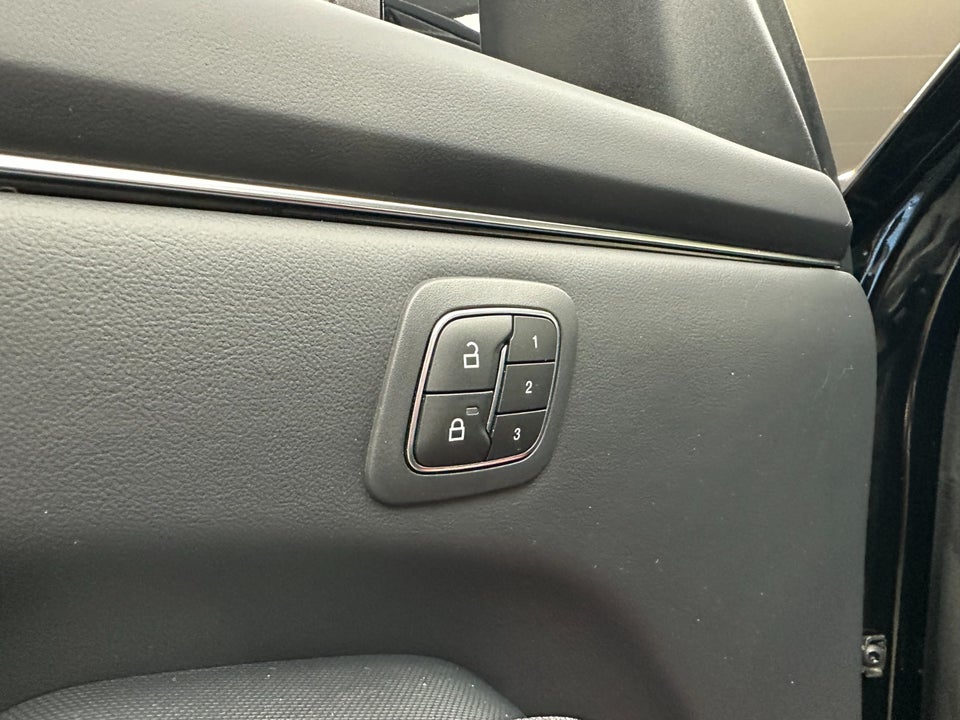 Ford Mustang Mach-E 75 Premium Standard Range 5d