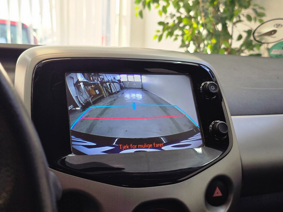 Toyota Aygo 1,0 VVT-i x-play 5d