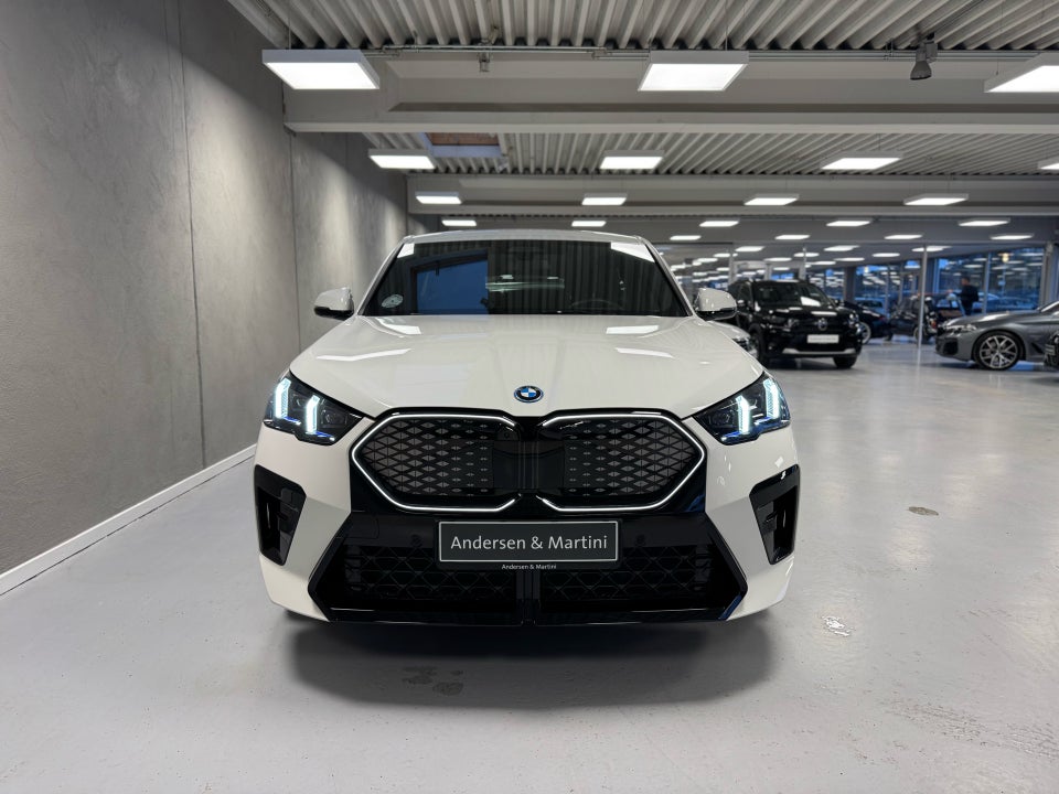 BMW iX2 eDrive20 M-Sport Premium 5d