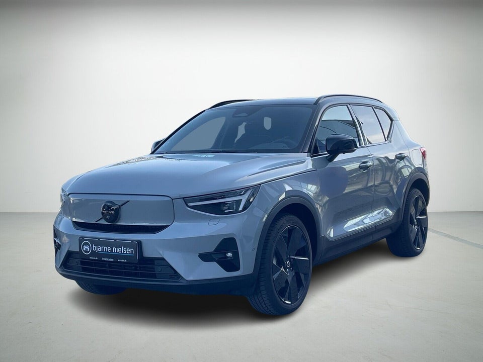 Volvo EX40 Extended Range Black Edition 5d