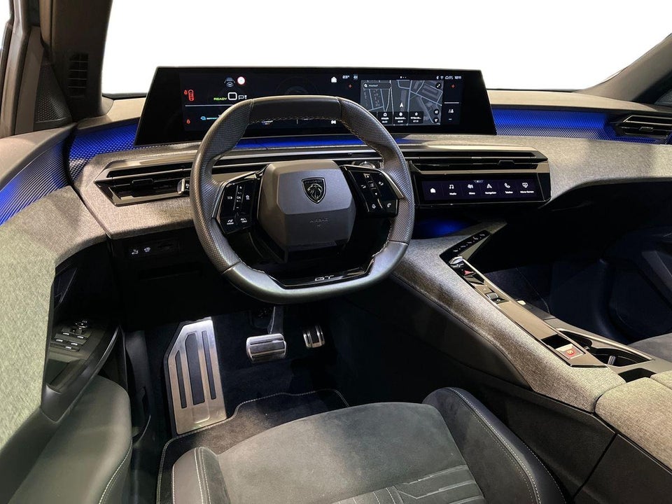 Peugeot e-3008 77 GT Pack 5d