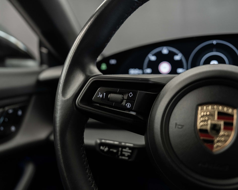 Porsche Taycan Performance+ 4d