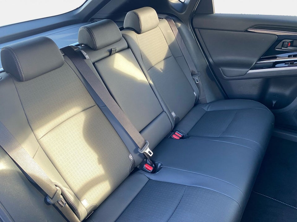 Toyota bZ4X Executive 5d