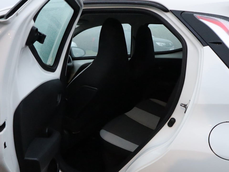 Toyota Aygo 1,0 VVT-i x-clusiv 5d